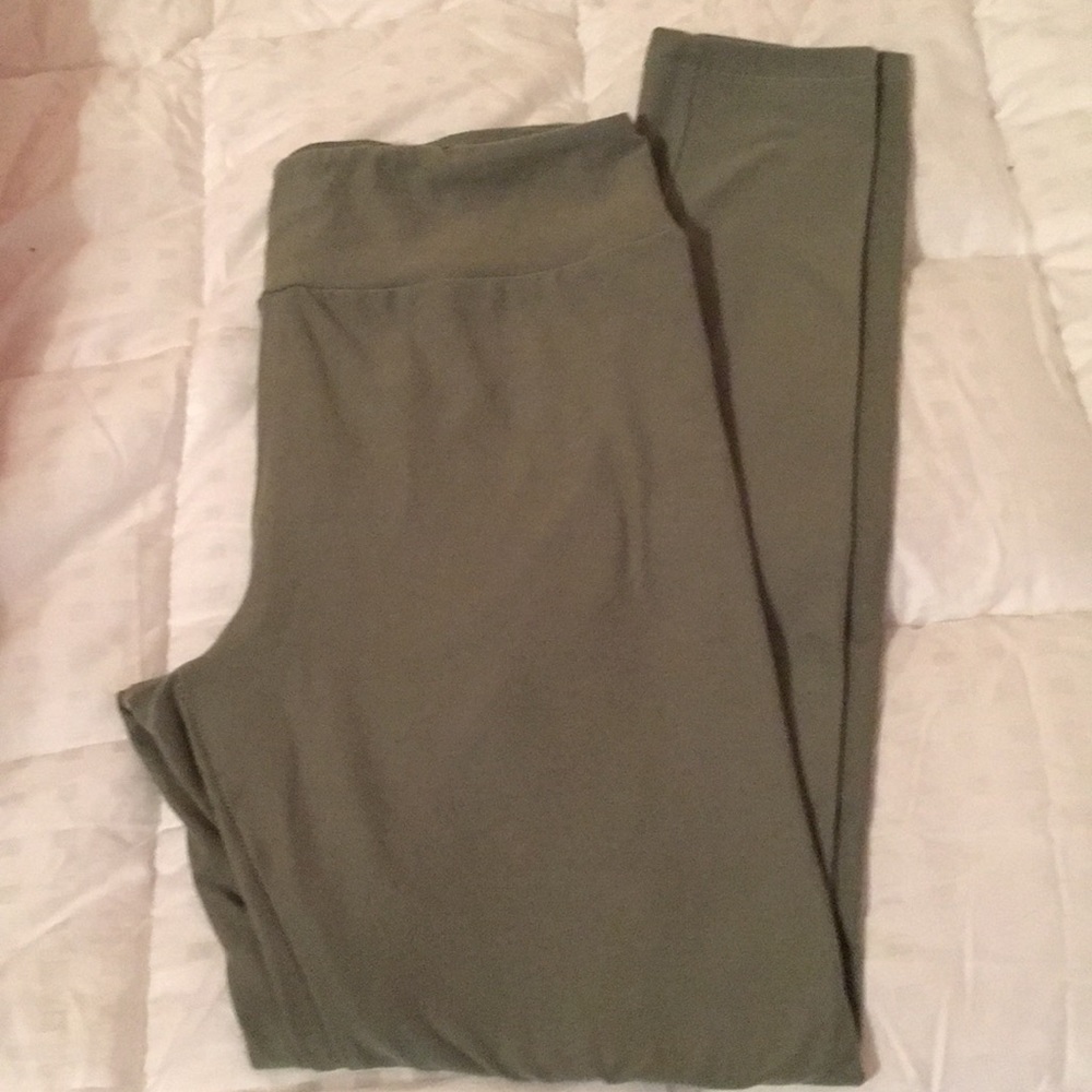 Olive green Lularoe leggings one size super soft!
